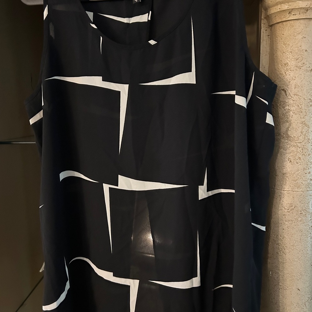 Express Split Back Tank Size L - image 3